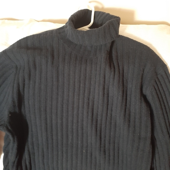 Men's Banana Republic Large Black Recycled Wool Ribbed Turtle Neck Sweater - Picture 6 of 14